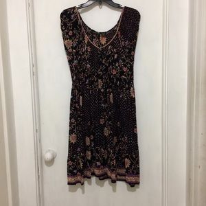 Lola P woman’s L Boho rayon scoop neck full dress